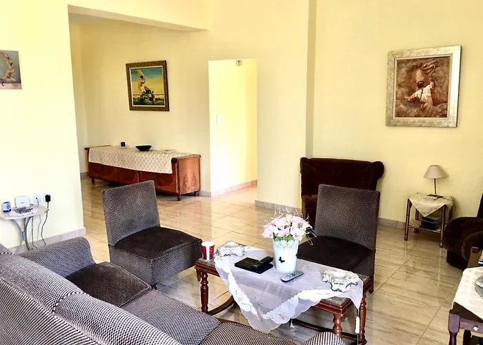 Amatheia, Beachfront Vila