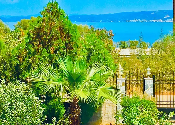 Vila Amatheia, Beachfront *