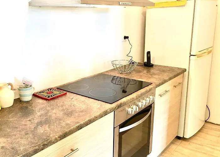 Amatheia, Beachfront