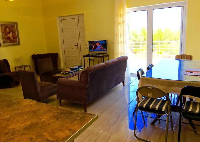 Vila Amatheia, Beachfront Kato Melidhoni