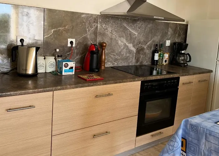 Amatheia, Beachfront Vila