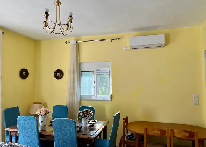 Vila Amatheia, Beachfront *