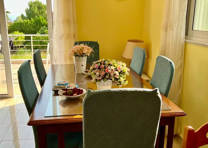 Amatheia, Beachfront Vila Kato Melidhoni