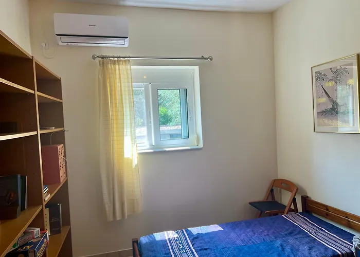 Amatheia, Beachfront Vila *