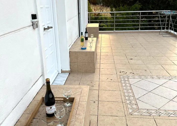 Vila Amatheia, Beachfront Kato Melidhoni